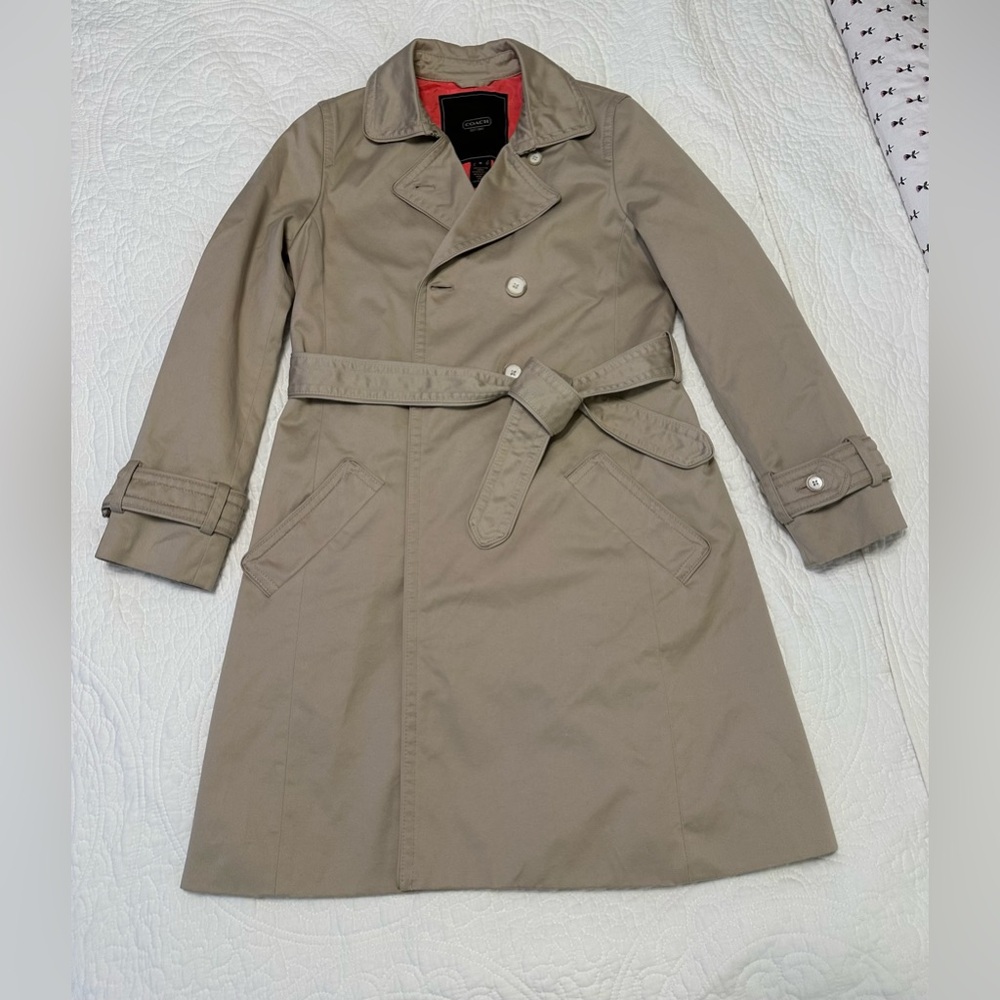 Coach Trench Coat, Women’s Size Small. Beautiful Condition. 🩷